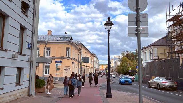 🍁✨ Осенняя Москва: Погружаемся в атмосферу Баррикадной и Большой Никитской улиц! 🏙️🌆
