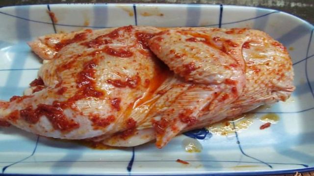 Цыпленок в маринаде из чеснока и парики