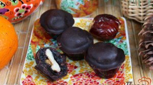 Финики с орехом в шоколаде