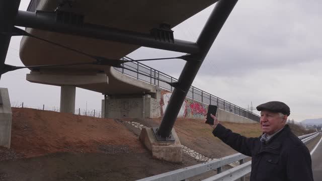 На велосипеде за вином. Необычный мост через Винную дорогу смотреть онлайн