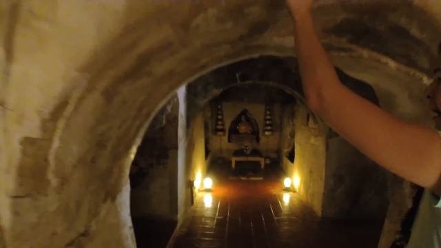 Туннельный храм Wat Umong Pana's Wat в Чиангмай