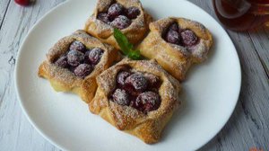 Пирожки с черешней