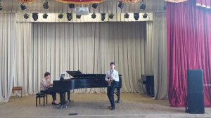 Максим Огиря
Весёлый саксофонист - Р. Видофт.