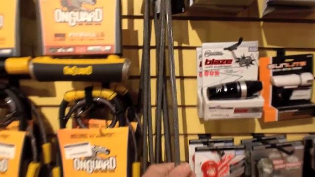 Bike Lock Overview: U-Locks, Cables and Link Locks смотреть онлайн