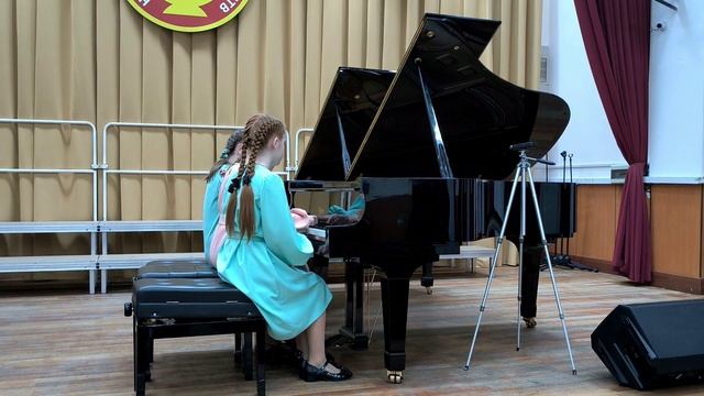 20. С. Рахманинов - «Вальс». Исполняют Кислова Екатерина, Коврижкина Ксения, Трушина Софья.