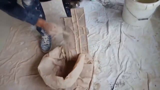 This worker makes $ 10,000 a day. - Amazing Wall Art. смотреть онлайн