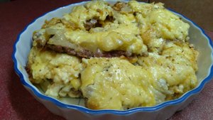 Свиные отбивные с сыром и ананасом в духовке