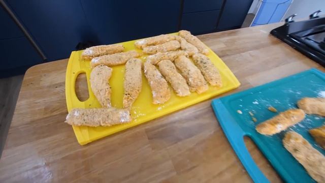 DIY Burger King Chicken Fries - 3 ways! смотреть онлайн