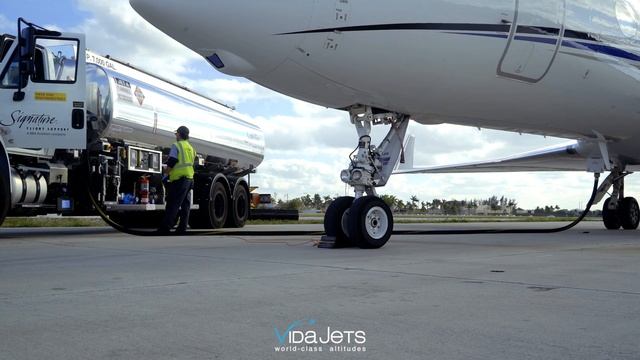 Private Jet - Gulfstream G-400 смотреть онлайн