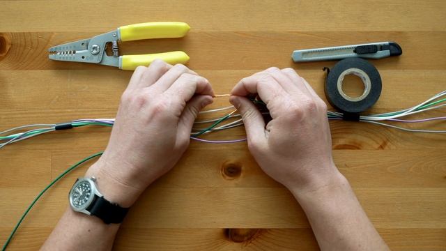 How to tap into a wire without solder or special connectors | Crutchfield смотреть онлайн