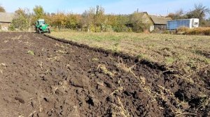 осенняя пахота двумя тракторами: Т40 и мини Т40