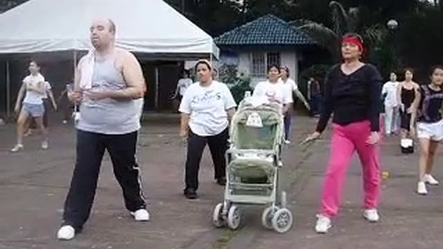 hubert carrasquillo workout w/ lolet & sonia at QMC! смотреть онлайн