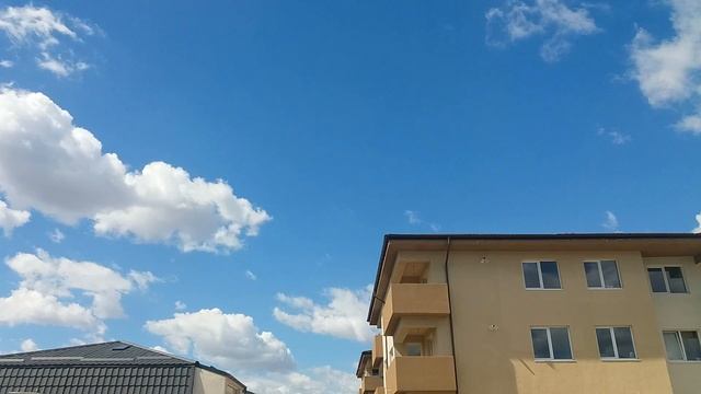 Bucharest 34 km/h windstorm A nice time lapse clip смотреть онлайн