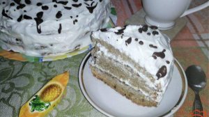 Пирог с яблочным пюре и кремом из взбитых сливок