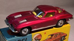 CORGI - CHEVROLET - CORVETTE STINGRAY