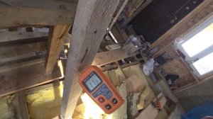 Это необходимо каждому плотнику! Как узнать влажность древесины? Обзор на влагомер