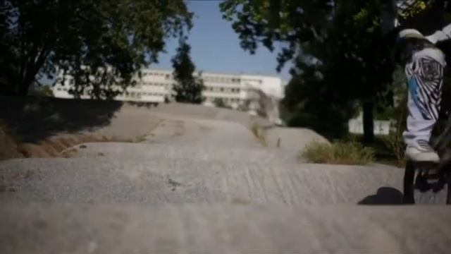 Joris Daudet Le quotidien du champion de BMX смотреть онлайн