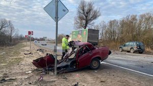 Водитель и два пассажира легковушки погибли в ДТП с КамАЗом в Тверской области