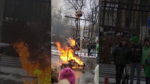 Сожжение чучело на масленицу в парке Талалихина город Подольск