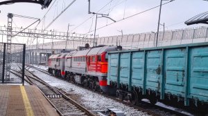 Тепловоз 2М62-0237 с грузовым поездом отправляется с о.п. Рабочий посёлок