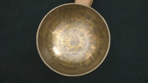 Поющая чаша Nepal Carving 26,3 см, Ля# 114 Гц, Фа 340