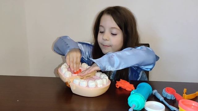 Playdoh Patient Dr. Drill N Fill Playset Video - Doctor set for kids @emilyhchannel3303 смотреть онлайн