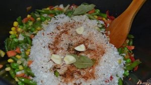 Рис с овощами в мультиварке-скороварке