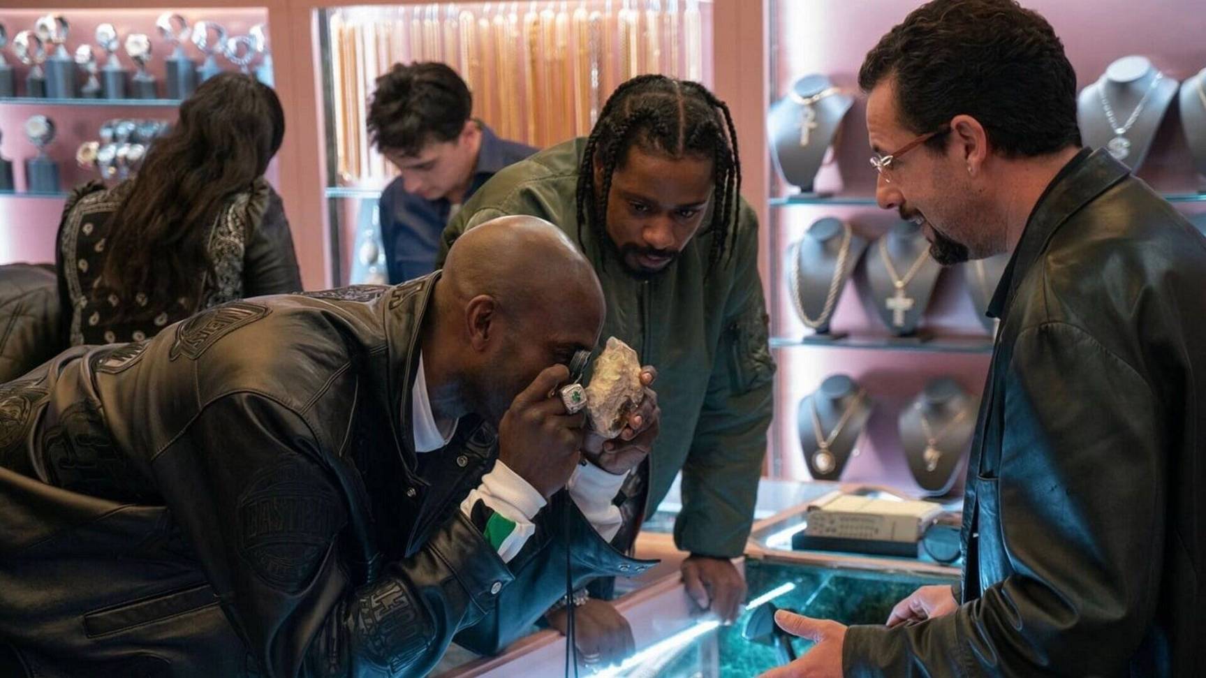 Неогранённые алмазы — Русский трейлер (фильм 2019) / Uncut Gems смотреть онлайн