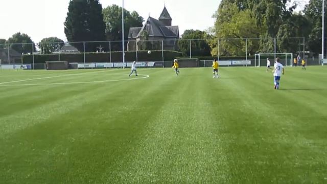 Vrije trap, geen goal. смотреть онлайн