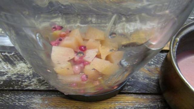Яблочно-смородиновый мусс на манной крупе