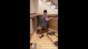 Лайфхак. Как эффективно использовать пространство под лестницей