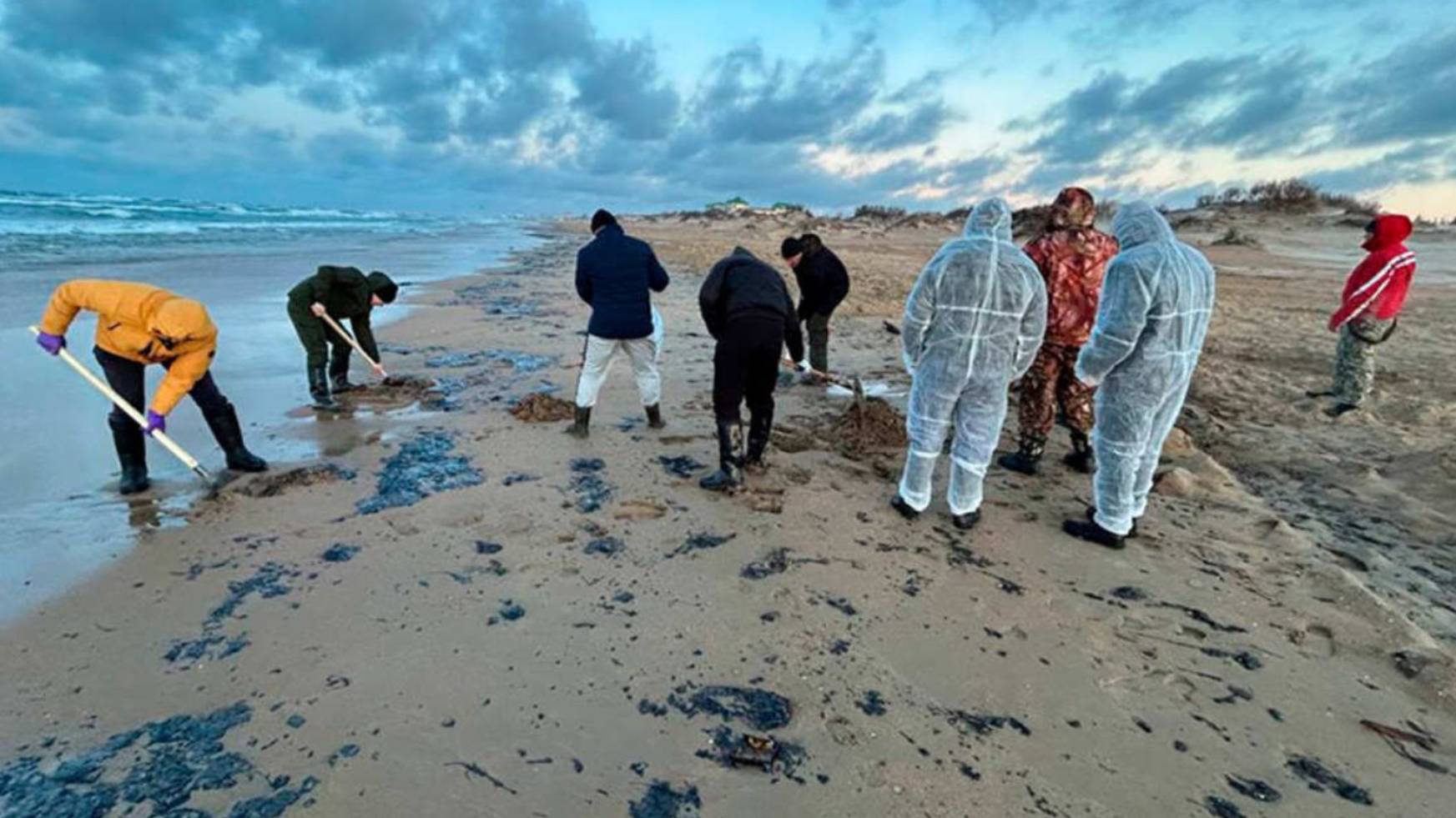 Мониторинговые группы продолжают обследовать морское дно и береговые линии в Анапе
