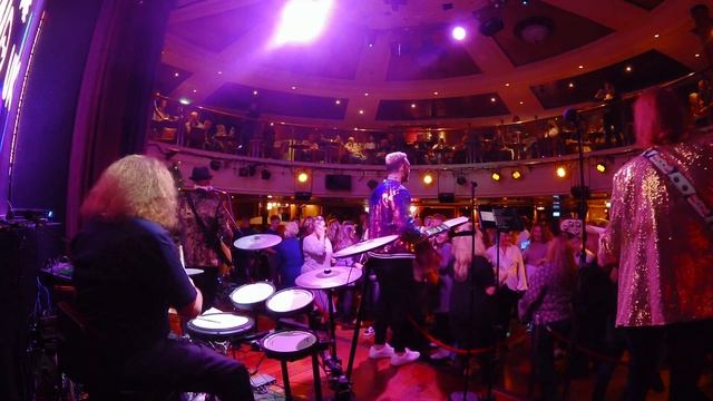 Proud Mary | Tina Turner | The Ultimate Party Band UK смотреть онлайн