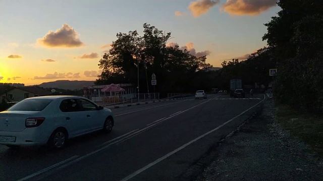 Провославный крест при въезде в Туапсе со Стороны Сочи смотреть онлайн