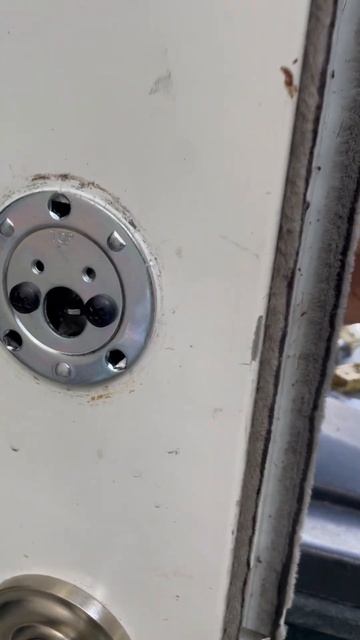 Baldwin deadbolt doesn’t work with 3 point lock mechanism of CGI doors смотреть онлайн
