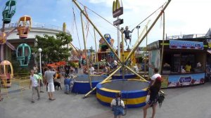 Аттракционы в Ялте на набережной / Attractions in Yalta on the waterfront /4K video/ 12 июня 2016 г