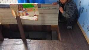 Деревня Утро кормим хоз-во, раскатываю тесто и жарим рыбу. Не довольный сын что папа делает авто