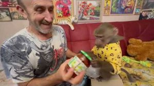 КАКАЯ ПРЕЛЕСТЬ! Посмотрите как Люся с Владом РАЗВОРАЧИВАЮТ БАНОЧКИ с вареньем