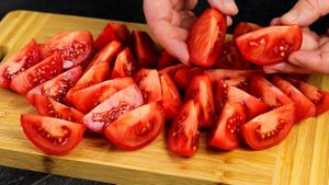 Боже, как вкусно! Я всегда буду так готовить! Просто нарежьте помидоры дольками! Вкусные Помидоры!