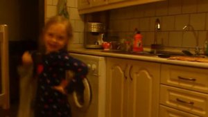 Ягода Малина укуси меня пчела