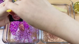 Смешайте «Фиолетовые и золотые» тени для век, макияж и блёстки в слайм!