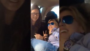 Девчонки ржут))) Диана и Айжана