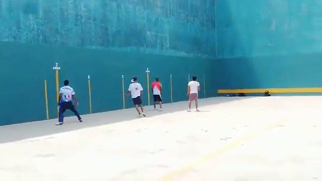 JOB Y BARZA VS YEMAS Y HAZAEL EN FRONTON EN CALIX смотреть онлайн