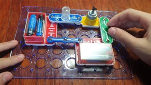 Электронный конструктор  05  Последовательное соединение лампы и вентилятора