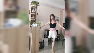 Amputee Girl 2 min HULA HOOP Workout | Amputada | One Leg