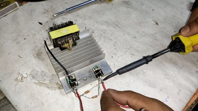 How To Make A 12V Dc To 220V Ac Powerful Inverter , IRFZ44N , No IC смотреть онлайн