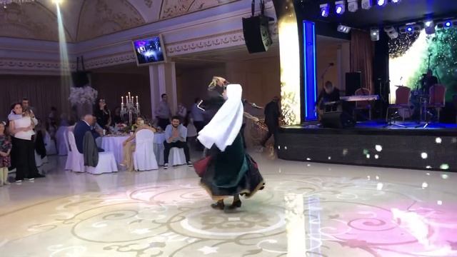 Naxshun baji Ансамбль Звартноц смотреть онлайн