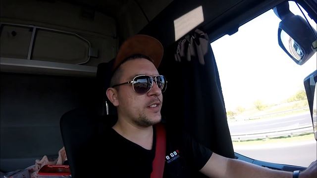 Целый день в Берлине. Отмена загрузки. Проехал под мостом 3.8м смотреть онлайн