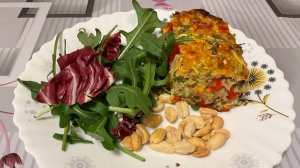 Запекаю кабачек. Очень вкусно получается.