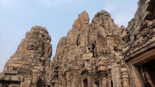 ONEDERZ HOSTEL SUNRISE TOUR OF ANGKOR WAT | Cambodia смотреть онлайн